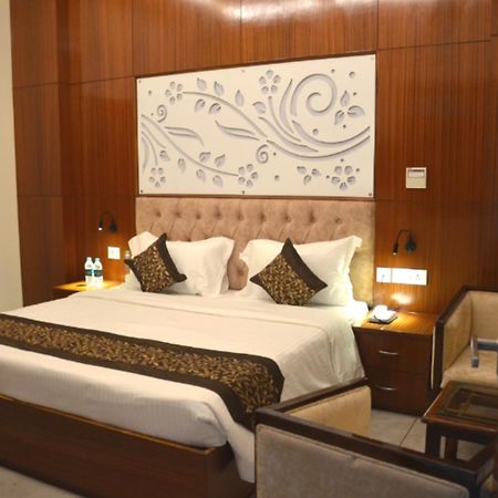 Fabhotel Roselle Inn Lucknow Buitenkant foto