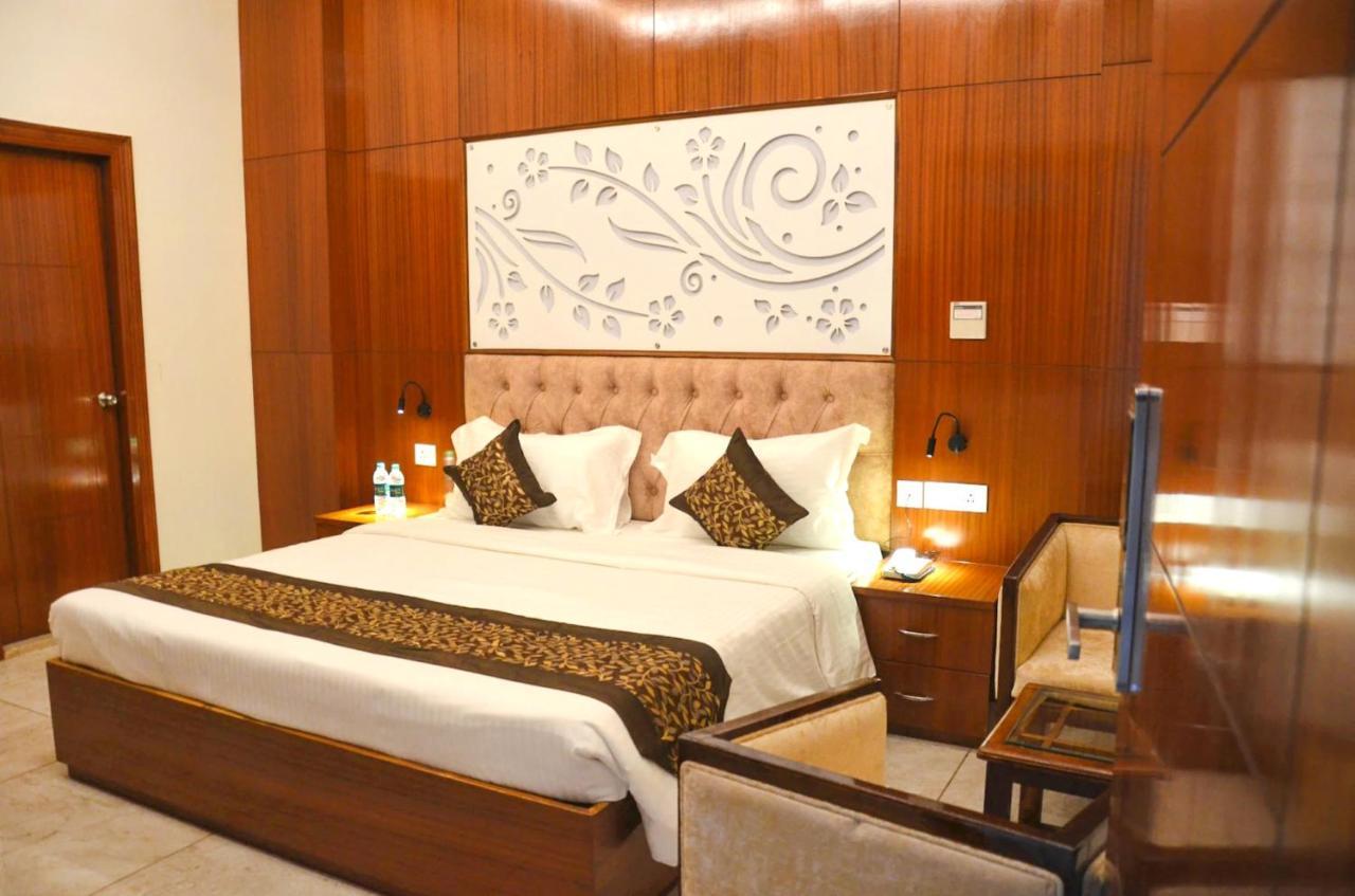 Fabhotel Roselle Inn Lucknow Buitenkant foto