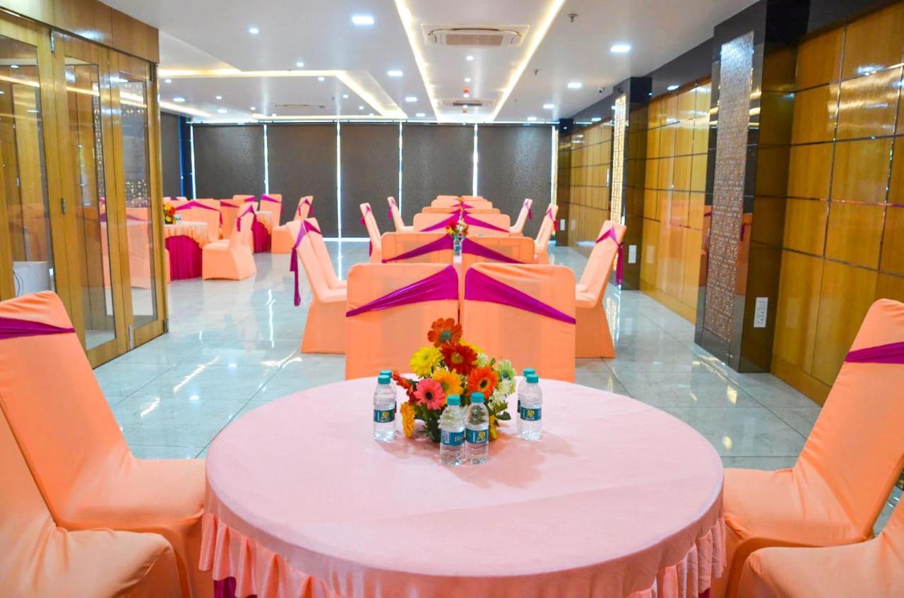 Fabhotel Roselle Inn Lucknow Buitenkant foto