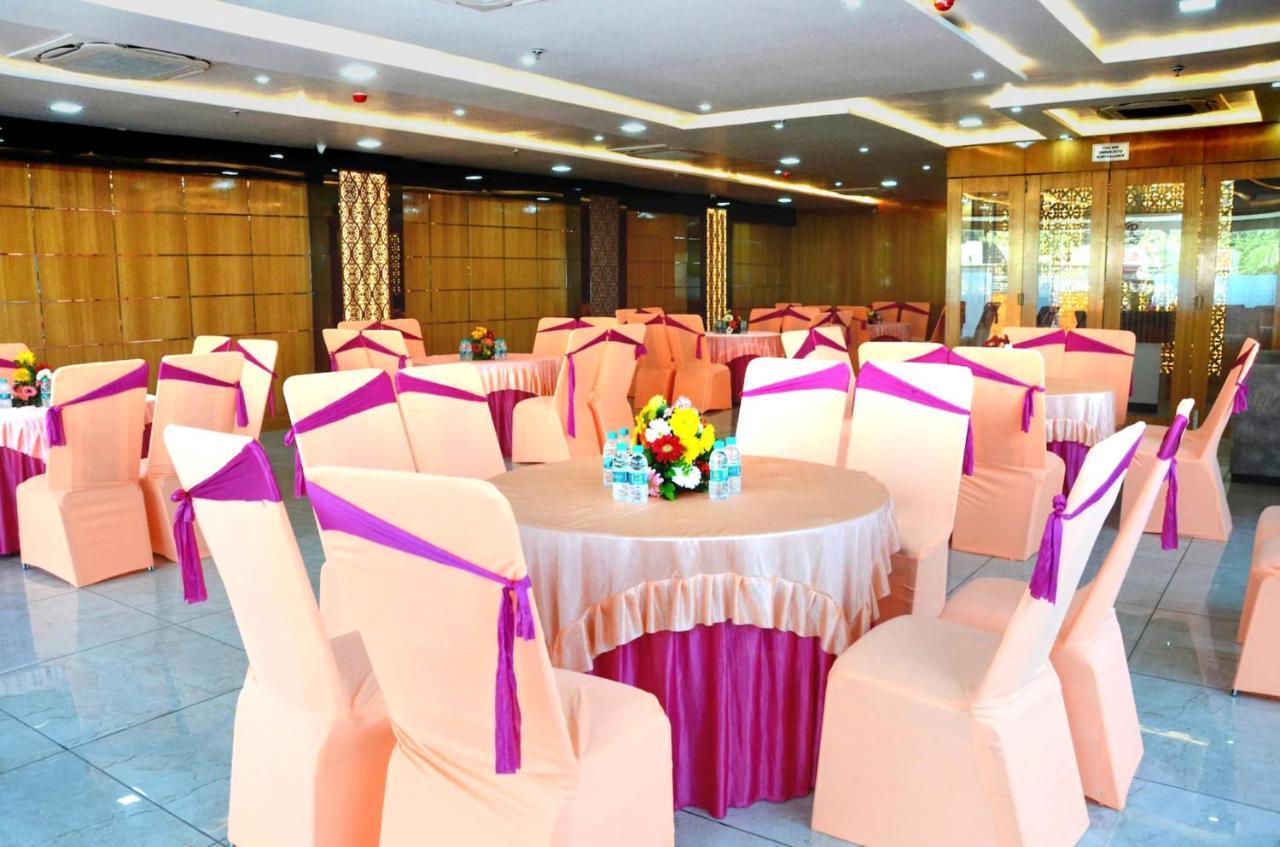 Fabhotel Roselle Inn Lucknow Buitenkant foto