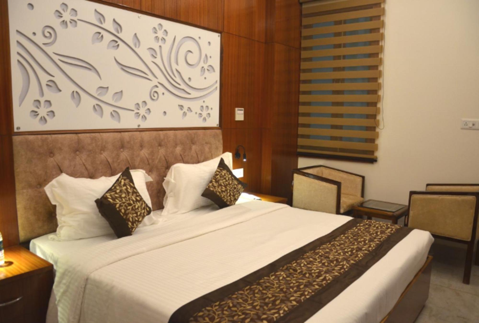 Fabhotel Roselle Inn Lucknow Buitenkant foto