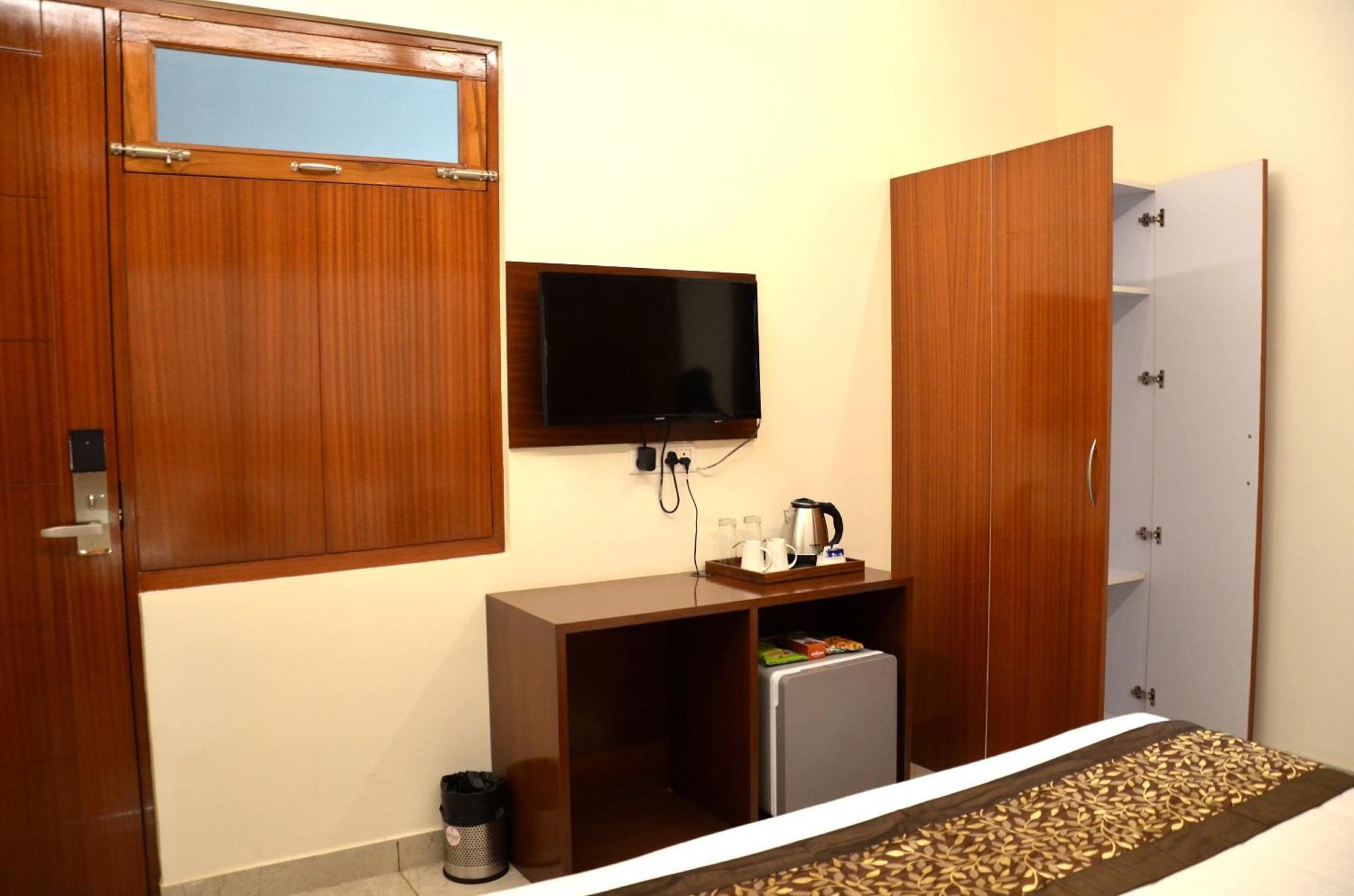 Fabhotel Roselle Inn Lucknow Buitenkant foto