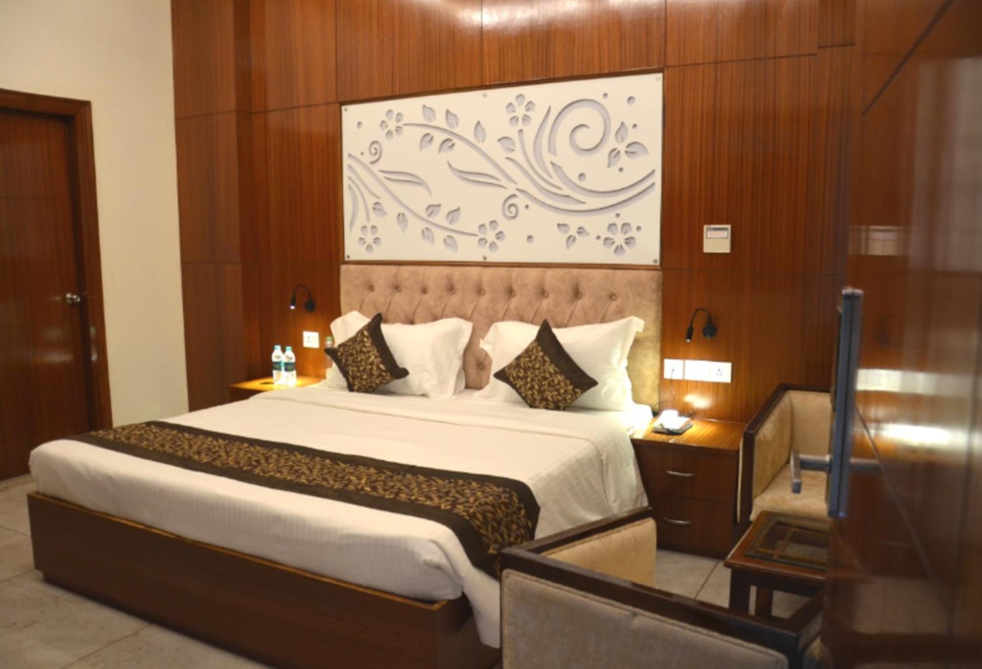 Fabhotel Roselle Inn Lucknow Buitenkant foto