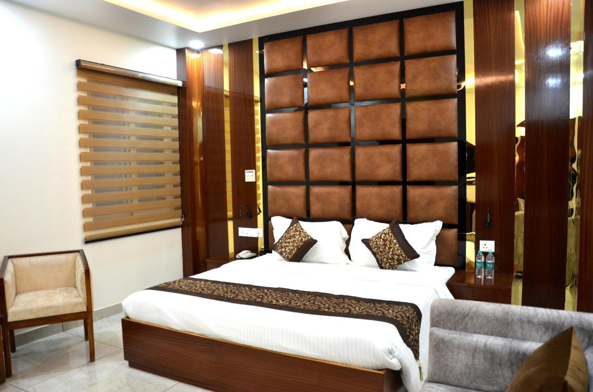 Fabhotel Roselle Inn Lucknow Buitenkant foto